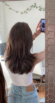 Medium Short Hair Long Layers, Long And Short Layers On Long Hair, Medium Haircuts For Thick Coarse Hair, Haircuts Straight Hair Layered, Mid Length Haircut With Layers Straight, Haircut For Dry Hair, Very Layered Hair Medium Straight, Long Layer Straight Hair, Hair With Shorter Front Pieces