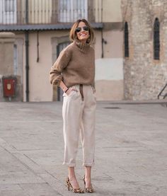 Winter Office Wear, Beige Outfit, Beige Pants, Turtle Neck Sweater, Outfits Winter, Looks Chic