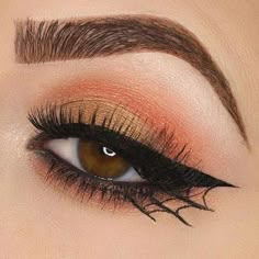 Halloween Makeup Videos, Nem Halloween Makeup, Spiderweb Eyeliner, Halloween Eyeliner, Maquillage Halloween Simple, Makeup Zombie, Halloween Makeup Clown, Halloween Make-up Looks, Halloweenský Makeup