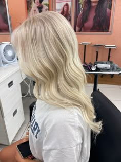 Natural Icy Blonde Hair, Level 10 Blonde Hair, Solid Blonde Hair Color, Total Blonde Hair, Bright Creamy Blonde Hair, Really Blonde Hair, Solid Blonde Hair