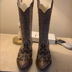 Only Worn Once. Beautiful Cowboy Boots 2-1/4 Inch Heel Leather Cowboy Boots, 4 Inch Heels, Cowboy Boots, 4 Inch, Cowboy, Genuine Leather, Womens Sizes, Women Shoes, Cream