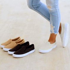 Style: Fashion. Stylish Item: Sneakers Upper Material: PU Toe: Round Toe Closure Type: Slip-On Heels: Flats Trending Flats, Ankle Strap Chunky Heels, Style Vans, Round Toe Sneakers, Purple Sneakers, On Running, Sneakers Outfit, Leather Shoes Woman, Flat Sneakers