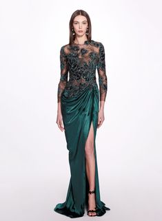 Fall 2022 – Marchesa Marchesa Couture, Emerald Gown, Crystal Gown, Marchesa Fashion, Drape Gown, Black Velvet Gown, Sheath Gown, Embroidered Velvet, Velvet Gown