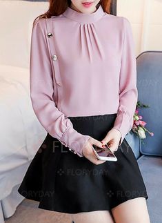 Short Hair Fashion Outfits, Cheap Womens Tops, Women Chiffon Blouse, Women Blouses Fashion, Long Kurti Designs, Moda Chic, Fashion Tops Blouse, Fashionista Clothes