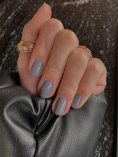 Gray Shellac Nails, Round Gel Nails Short, Short Gray Nails, Gray Nails Ideas, Minimal Nails, Classy Acrylic Nails, Gray Nails, Nail Ring, Shellac Nails