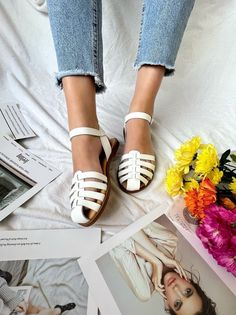 Summer Sandals Women Leather Shoes Closed Toe Sandals White - Etsy.de Gladiator Sandals White, White Leather Sandals, Leather Sandals Handmade, Womens Gladiator Sandals, Handmade Sandals, Closed Toe Sandals, Bridal Sandals, Beautiful Sandals, Womens Sandals Summer