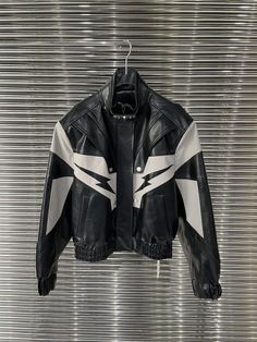 Vintage Luxury Outfits, Starboy Aesthetic Outfit, Motorbike Jackets, Outwear Fashion, Vintage Bicycle, Mens Trendy Outfits