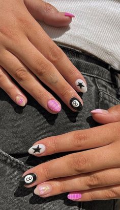 Nail Ideas Short Nails, Short Nails Pink, Nails Spring Break, Nail Design Glitter, Teen Nails, Spring Break Nails, Winter Manicure, Hippie Nails, Broken Nails