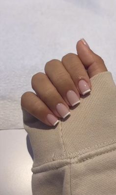 Short Classic French Tip Nails, Natural Nail Designs French Tips, Cute Simple Nails Short Square, Natural Short Acrylic Nails Simple, French Manicure Real Nails, Short French Nails Design Square, French Tip Nails Short Natural, French Nails Straight, Simple Nail French Tips