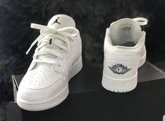 Air Jordan 1 White, Black Nike Shoes, Shoes Outfit Fashion