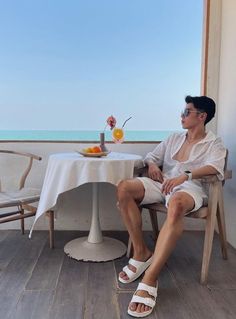 Mens Vacation Poses, Maldives Men Outfit, Beach Vibe Outfit Men, Boracay Outfit Men, Men Boating Outfit, Vacation Poses Men, Maldives Outfit Ideas For Men, Summer Outfits Men Beach Aesthetic, Goa Poses Men