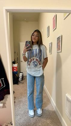 Cute Outfits For School No Crop Tops, Outfits For Jean Jackets, Preppy Back To School Outfits Jeans, Cute Jeans Outfits For School, Outfit Idea With Jeans, What To Wear With Denim Top, Picture Day Outfit Inspo Highschool, Outfit Ideas Girls Teens, Cute Comfy Outfits For School Jeans