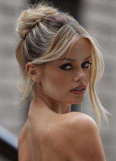 Frida Aasen, Blonde Updo, Prom 2024, Hair Buns, Nude Makeup, Wedding 2024, Long Hair With Bangs, Foto Art