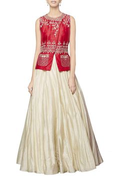 Red Blouse Design, Long Blouse Designs, Saree Ideas, Lehenga Blouse Designs, Anita Dongre, Cream Skirt, Indo Western Dress, Long Gown Dress, Red Blouse