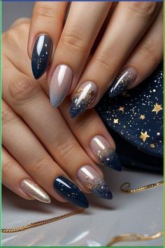 Dark Blue Nails Ombre, Fall Blue Nail Designs, Holiday Nail Inspo 2024, Nail Art Designs Dark Colors, Classy Nails Winter, Nail Ombre Designs, New Eve Nails, Ombre Tip Nails, Colored Ombre Nails