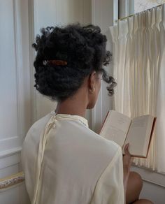 Wash Day Hairstyles Natural, Bible Study Schedule, Apple Games, Being Grounded, My Life Story, Classic Feminine Style, Good Read, Classic Feminine