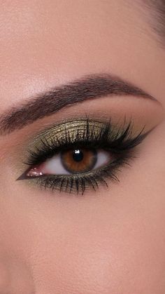 Green Eyeshadow Looks For Brown Eyes, Teknik Makeup, Competition Makeup, Smokey Eye Makeup Tutorial, Makeup For Hazel Eyes, Makeup Artist Tips