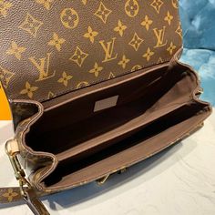 Louis vuitton Pochette Metis Bag Monogram Canvas For Women, Women’s Handbags, Shoulder And Crossbody Bags 9.8in/25cm LV M44875 Rep 1:1 Size: 25 x 19 x 7 cm / 9.8 x 7.5 x 2.8 inches (Length x Width x Height)  With its on-trend satchel silhouette, the Pochette Métis bag has become an object of fashion desire. This compact, go-everywhere model in the House’s Monogram canvas features a distinctive S-lock closure with a polished gold-tone finish. Versatile and unexpectedly roomy, it is fitted with a Lv Pochette Metis, Louis Vuitton Pochette Metis, Lv Pochette, Louis Vuitton Pochette, S Monogram, Bottega Veneta Shoulder Bag, Canvas Handbags, Evening Clutch Bag, Louis Vuitton Handbags