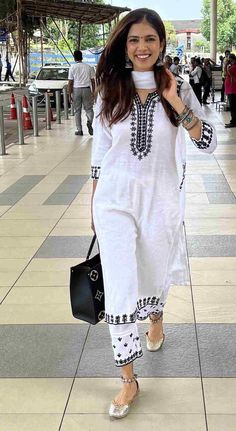 White Salwar Suit, White Salwar, Simple Indian Suits, Suits For Women Indian, Malavika Mohanan, Simple Kurta Designs, Simple Kurti Designs, Casual Indian Fashion, Desi Fashion Casual