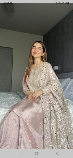 Jeans Casual Outfit, Wedding Ootd, Pakistani Party Wear Dresses, Stile Hijab, Pakistani Party Wear, Pakistani Wedding Outfits, Desi Fashion Casual