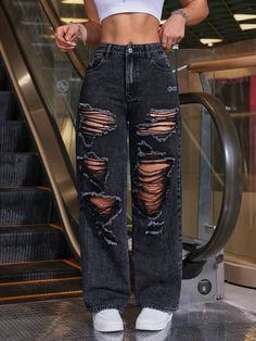 Negro  Collar  Mezclilla Liso Pierna recta Embellished No-Elástico Jeans With Chains, Street Style Outfits Casual, Punk Style Outfits, Casual Denim Jeans, Shoes Outfit Fashion, Shein Outfits, Simple Trendy Outfits, Fashion Design Clothes, Women Denim Jeans