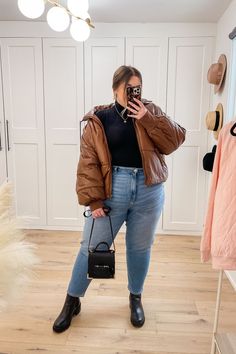 Trendy Curvy Outfits Winter, Autumn 2023 Plus Size, Plus New Years Outfit, Casual Outfits Winter Plus Size, Cold Plus Size Outfits, Winter Outfit Curvy Girl, Chicago Winter Outfits Plus Size, Plus Size Outfits Jeans, Plus Size Winter Clothes