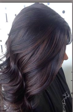 Professional Hair Color For Work, Dark Hair Color Ideas For Winter, Dark Roots Hair Color Ideas, Brunette Babylights, Butterfly Haircuts, Colored Hair Roots, Dark Roots Hair, Hidden Hair Color, Formal Hairstyles For Short Hair