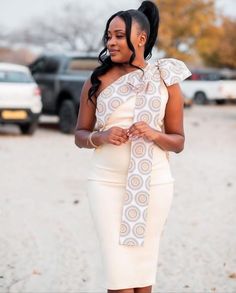 Latest Wedding Gowns, Jealousy Quotes, African Theme, African Bride