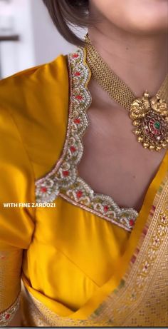 Jaali Design Jewellery, Latest Indian Gold Jewellery Designs, 22k Gold Necklace, Antique Necklaces Design, Latest Model Blouse Designs, Fashionable Saree Blouse Designs, Sari Blouse Designs, New Blouse Designs, Indian Saree Blouses Designs