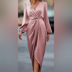 Blush Pink Colored Dress Fits Like Women’s 14/16 Very Flattering Very Soft Comfortable Material Burgundy Midi Dress, Rock Outfit, Chic Sweaters, Vestidos Vintage, Dress Satin, Midi Shirt Dress, Polyester Dress, Lantern Sleeve, Types Of Dresses