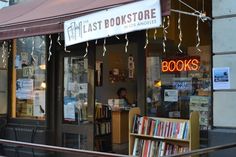 the front of a bookstore with books on display