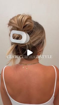 anna woodring on Instagram: "just now understanding the hype about flat claw clips 🤍 

#hairtutorial #hairstyle #clawcliphairstyle #flatclawclip #explorepage #explore #trendingaudio #updohairstyles #hairinspiration" Claw Clips, Claw Clip, Hair Updos, Hair Inspiration, Hair, Instagram