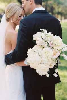 Fluffy white florals that create a beautiful wedding bouquet Richardson Texas, Blush Peony, Spring Flower Bouquet, Bee Wedding, Blush Peonies, Plants Succulents, Plant Delivery, Bee On Flower, Park Weddings