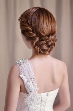 Peinados con Trenzas para una Novia - Bodas Low Updo Hairstyles, Bride Updo, Curls Hairstyles, Peinados Recogidos, Cool Braids, Wedding Indian, Hairstyles Updo, Low Bun, Hairstyles Wedding