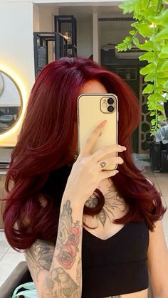 God Mother, Wine Red Hair, Red Hair Inspo, Cute Layered Haircut Mid Length, Cherry Hair, Layered Haircut Mid Length, Haircut Mid Length