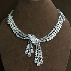 भारतीय दुल्हन संबंधी, Diamond Jewelry Necklace, Jewelry Appraisal, Bow Necklace, White Bridal, Gorgeous Jewelry, Gia Certified Diamonds