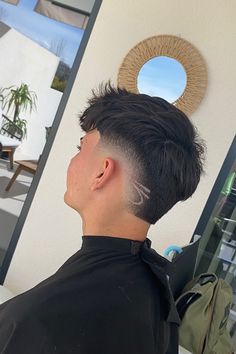 Fohawk Haircut Fade With Design, Burst Fade Designs Ideas, Burst Fade Mohawk With Design, Burst Fade Design Ideas, Burst Fade Designs Freestyle, Burst Haircut, Burst Fade Mohawk Curly Hair, Burst Fade V Cut, Burst Fade With Design