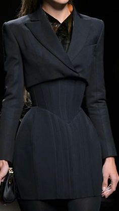 Smart Casual Styling  • Blazer dress   • Platform Heels   • Handbag Fashion Design Inspiration, Runway Fashion Couture, Black Suit, Looks Chic, 가을 패션, Suit And Tie