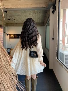 Korean Fashion Skirt Outfits, Korean Fashion Dress Elegant, Korean Fashion Dress Classy, Korean Outfits Men, Japan Outfit Winter, Japan Outfit Ideas, Skirt Outfits Korean, Japanese Minimalist Fashion, Outfits Japan