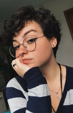 Woman With Glasses, Undercut Hairstyles Women, Androgynous Hair, Curly Pixie Cuts, Hair 2024, Short Haircut