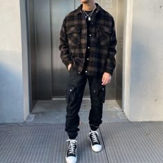 Allstar Shoe, Guy Outfits, Fashion Outerwear, Flannel Outfits, Men Jackets, Mens Casual Dress Outfits, Street Style Outfits Men, Street Fashion Men Streetwear