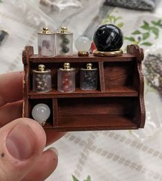 Dollhouse Apothecary, Spooky Diorama, Fairy Apothecary, Dnd Shop, Miniature Apothecary, Mini Apothecary, Dollhouse Furniture Tutorials, Dollhouse Halloween