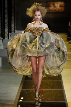 Capitol Couture, Extreme Fashion, Iris Van Herpen, Stunning Gowns