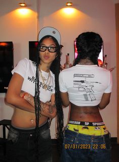 Swag Era Aesthetic, Rihanna Y2k Aesthetic, Subversive Aesthetic Black Women, 2000s Streetwear Black Women, Black Women Subversive Fashion, Alt Girl Aesthetic Black Women, Photoshoot Themes, Fire Fits, Cute Poses