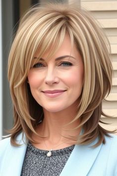 Very Layered Hair Medium, Very Layered Hair, Layered Hair Medium, Chin Length Hairstyles, Medium Shag Haircuts, Medium Hair Styles For Women, Haircuts For Medium Length Hair, Layered Haircuts For Medium Hair, Chin Length Hair