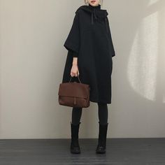 Minimalisticky Chic, Mantel Outfit, Cloak Dress, Minimalist Moda, Linen Outfits, Cotton Outfit, Work Outfits Women, 가을 패션, Dresses Women