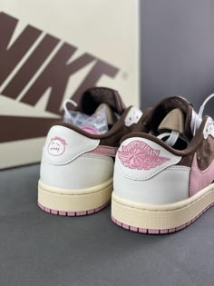 Jordan Low, Sneaker Culture, Jordan Air, Streetwear Sneakers, Cute Nikes, Swag Shoes, Air Jordan 1 Low