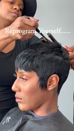 27 Piece Quick Weave Hairstyles Pixie Cuts Black Women, Short Black Women Hairstyles, 27 Piece Quick Weave Hairstyles, Diva Hairstyles, Super Short Pixie Cuts, Short Quick Weave, Short Platinum Blonde Hair, Full Weave