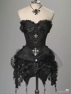 Halloween Fashion Outfits, Goth Corset, Lucky In Love, Halloween Outfit, Fashion Inspiration Design, Dressing Up, Halloween Fashion, Gothic Outfits, The Fear