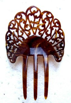 Mantilla Semana Santa, Flamenco Costume, Antique Hair Combs, Art Deco Hair, Tortoise Shell Hair, Rhinestone Hair Comb, Spanish Culture, Vintage Hair Combs, Vintage Celluloid